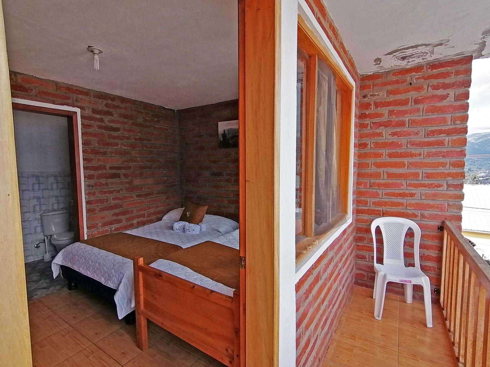 Lagoon Hotel Chugchilan Экстерьер фото
